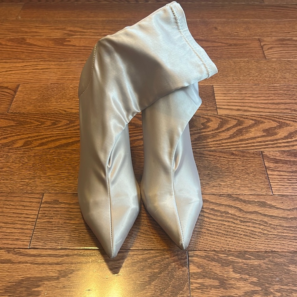 Tony Bianco Davis bootie in Blonde